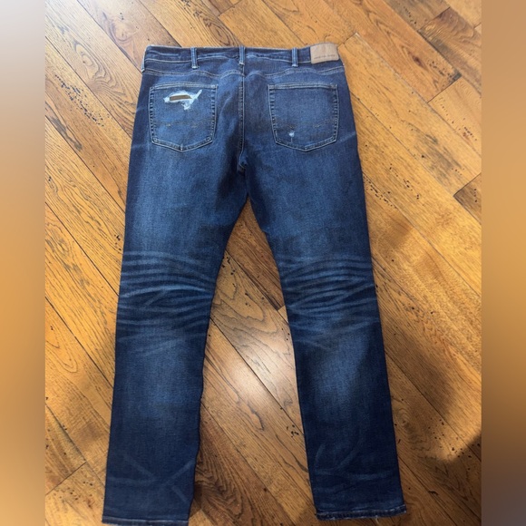 American Eagle Outfitters Men’s Distressed Dark Blue Slim Straight Jeans 38x34 - Picture 3 of 4